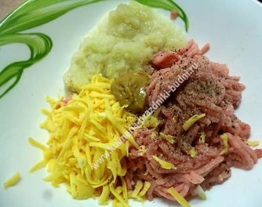 Вкусное и диетическое блюдо из индейки – тефтели с подливкой